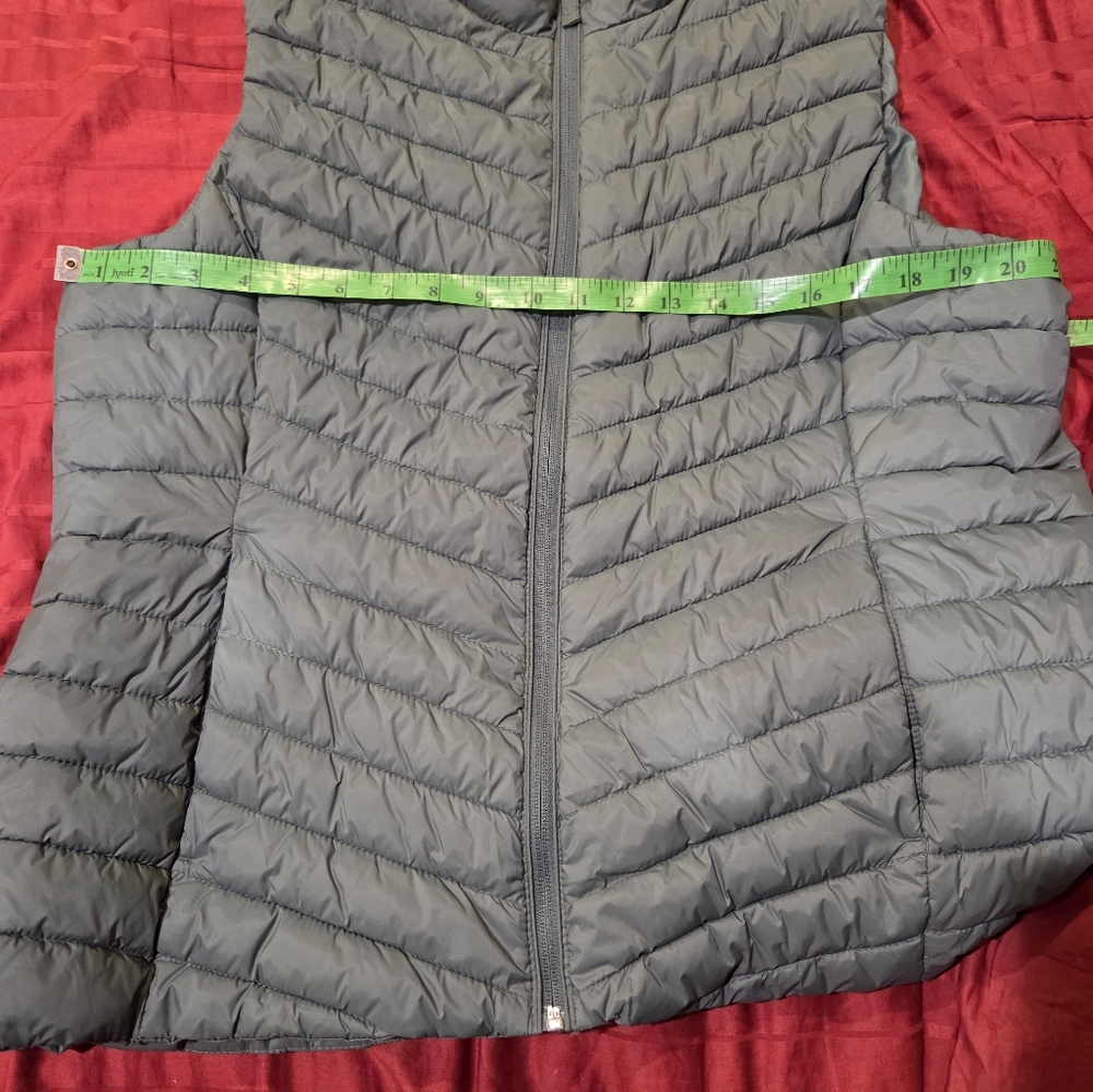 Old Navy Green Quilted Puffer Vest, XL - Picture 6 of 6